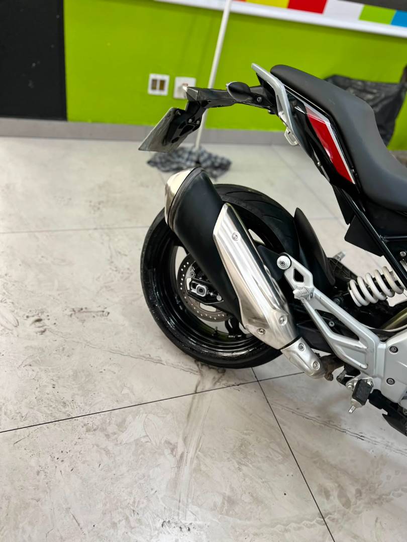 BMW G 310 R