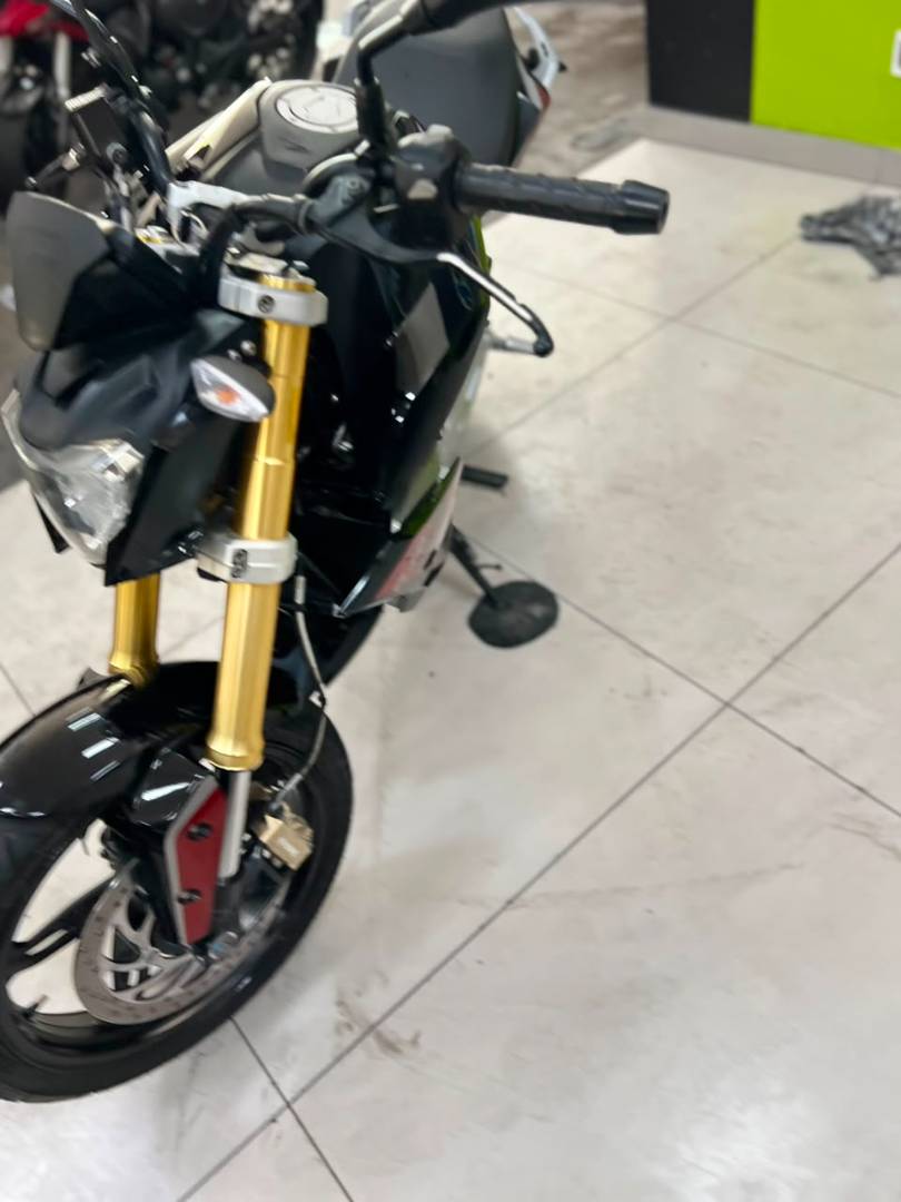 BMW G 310 R