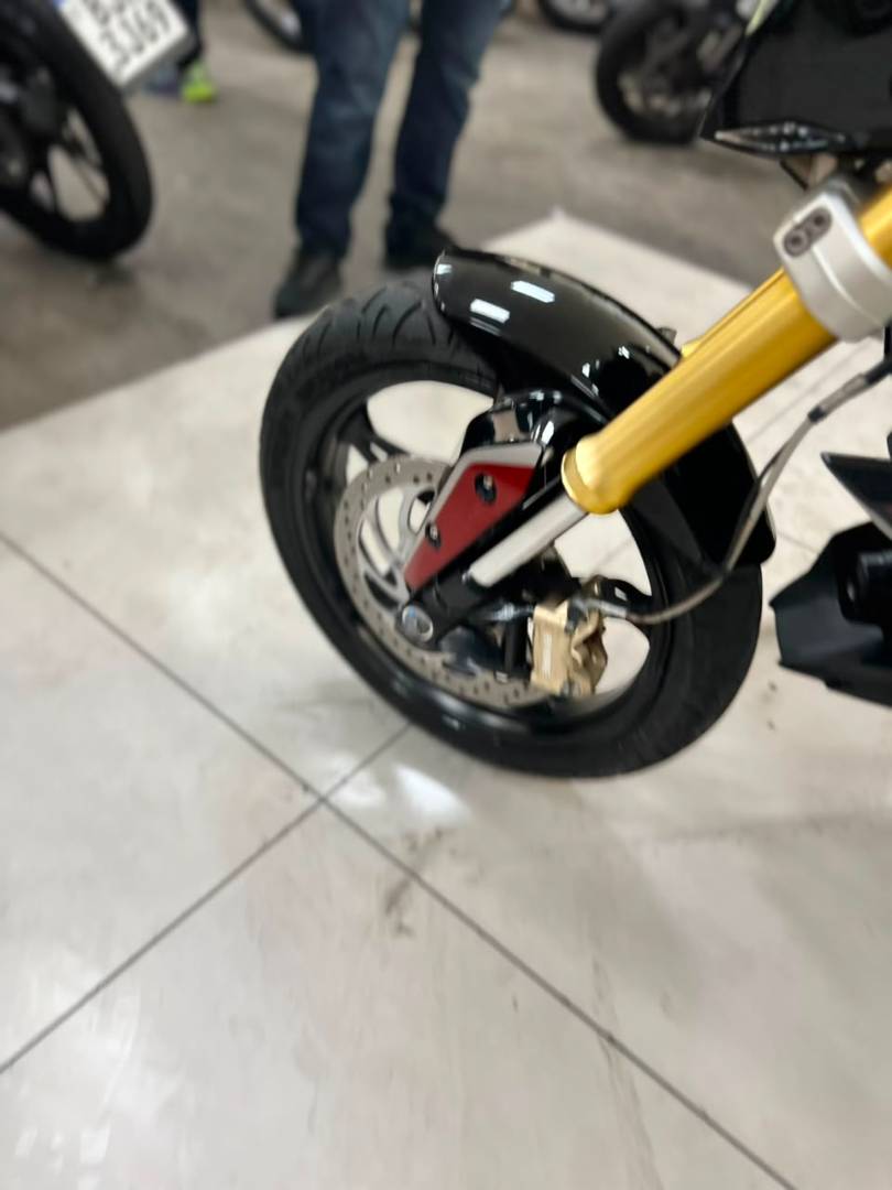 BMW G 310 R