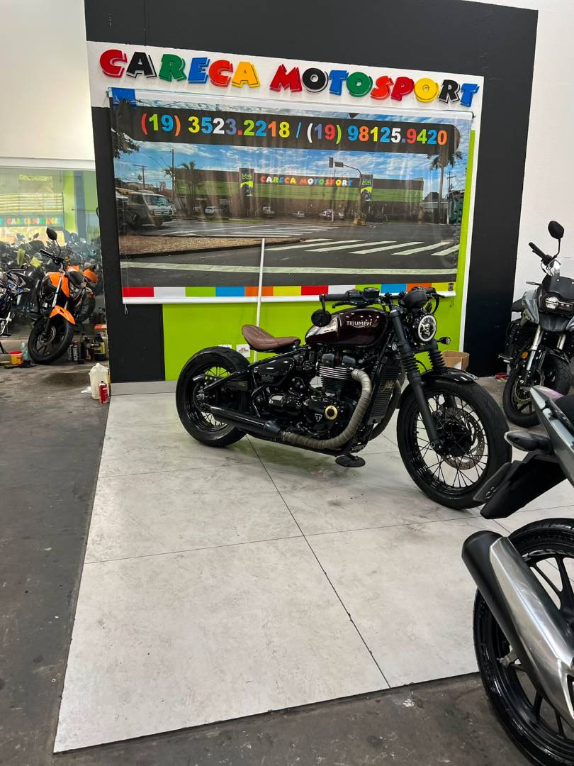 TRIUMPH BONNEVILLE BOBBER 1200
