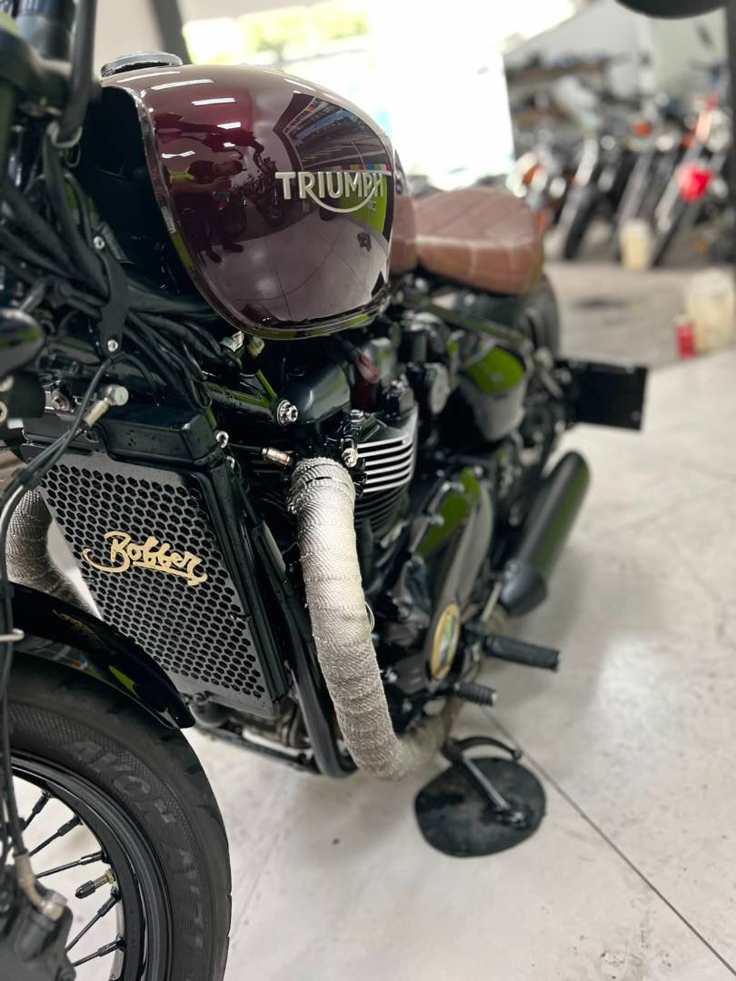 TRIUMPH BONNEVILLE BOBBER 1200