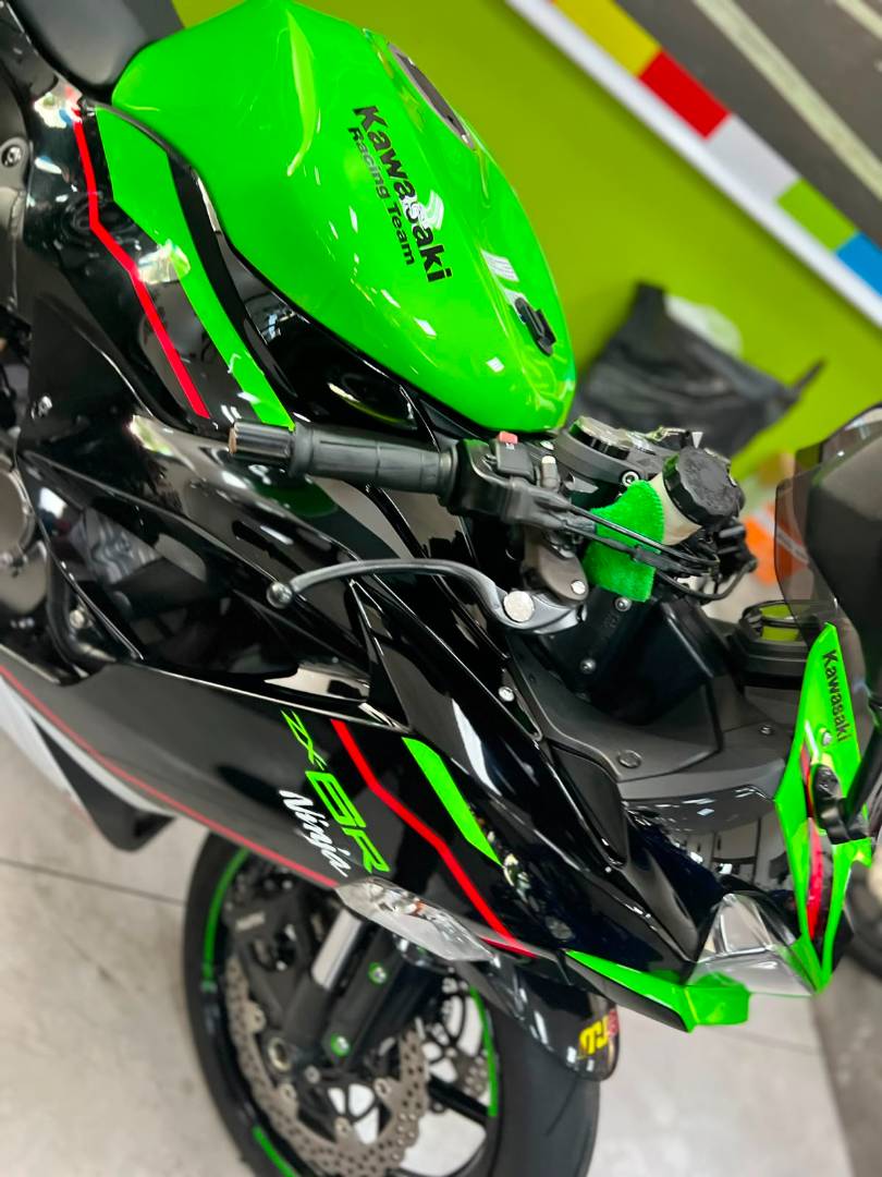 KAWASAKI NINJA ZX-6R