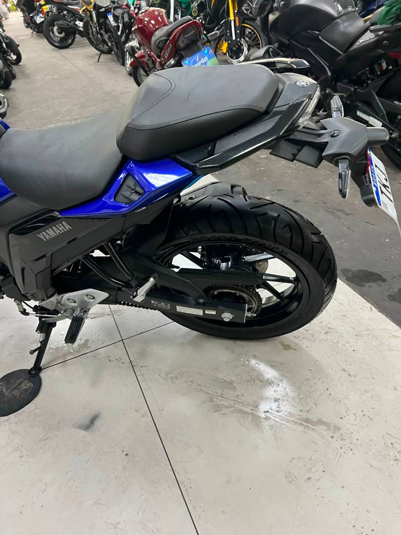 YAMAHA FZ25 FAZER ABS