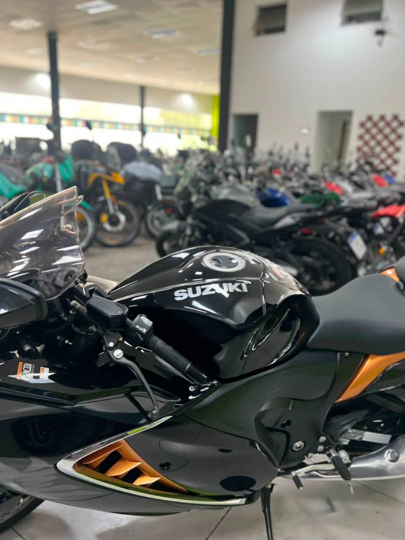 SUZUKI HAYABUSA GSX 1300RA