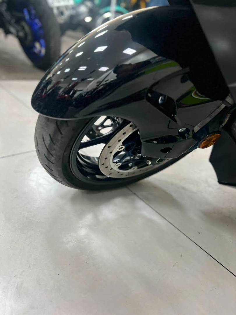 SUZUKI HAYABUSA GSX 1300RA