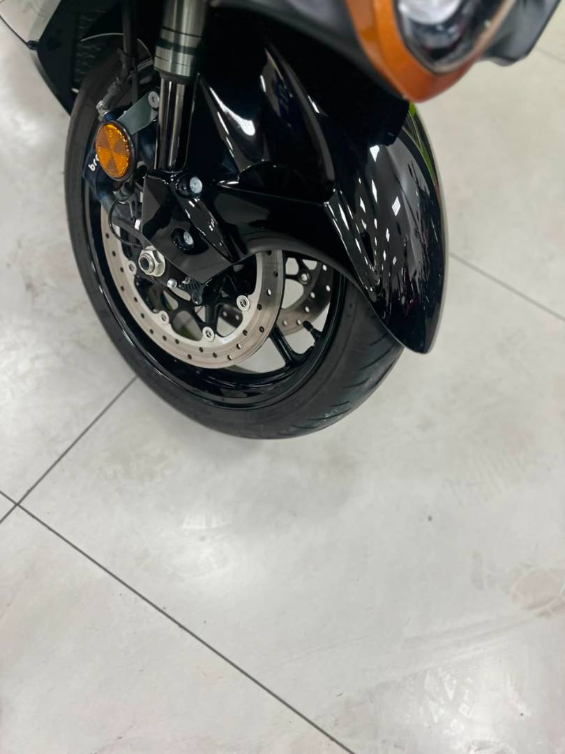 SUZUKI HAYABUSA GSX 1300RA