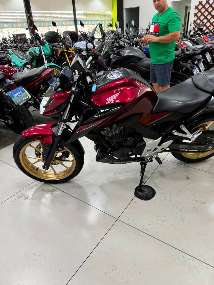 HONDA CB 300F TWISTER CBS