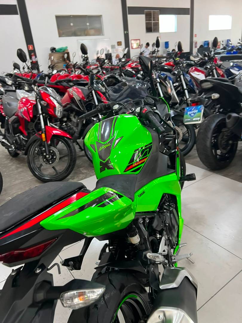 KAWASAKI NINJA 400 KRT EDITION