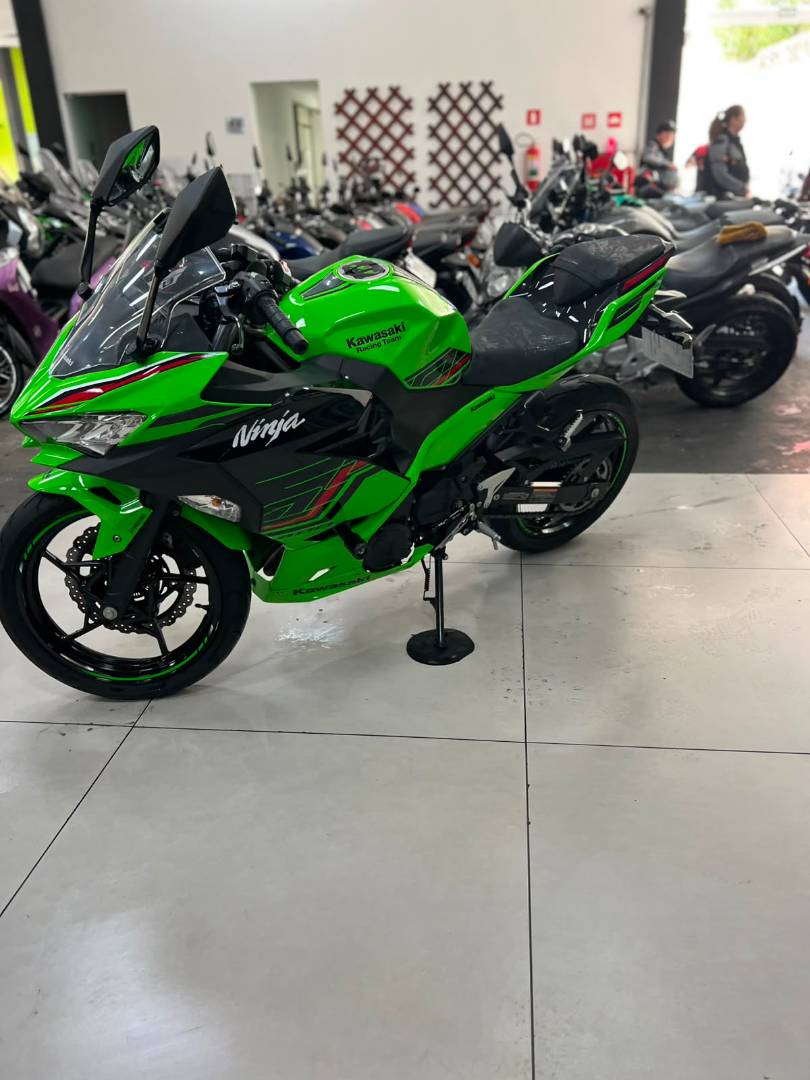 KAWASAKI NINJA 400 KRT EDITION
