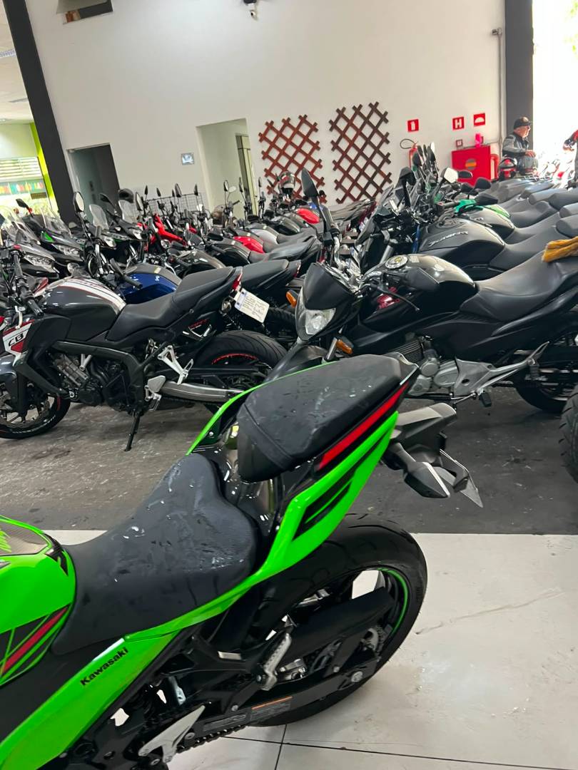 KAWASAKI NINJA 400 KRT EDITION