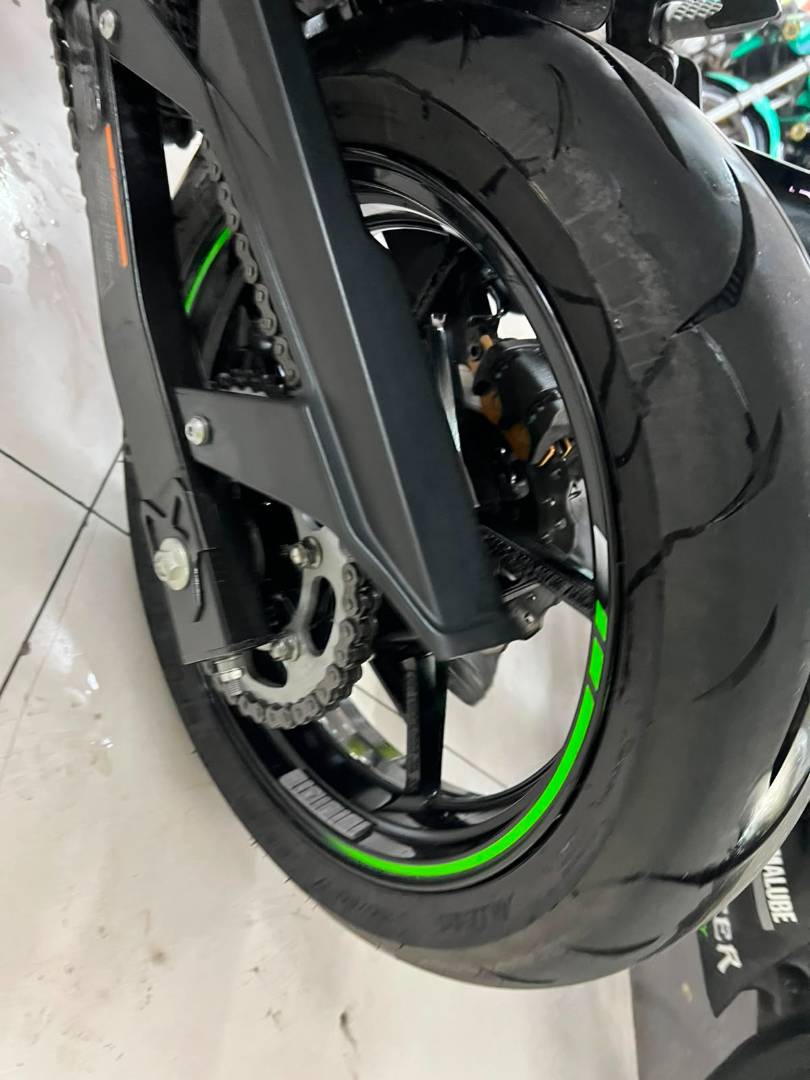 KAWASAKI NINJA 400 KRT EDITION