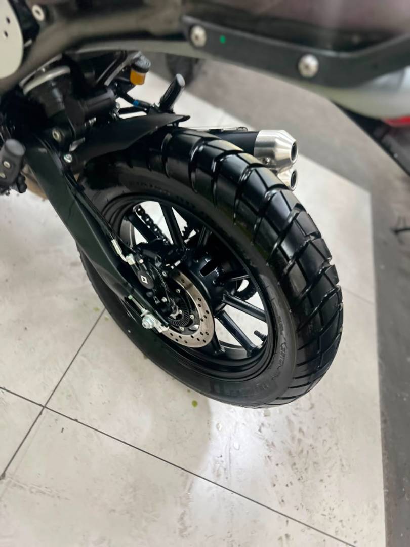 TRIUMPH SCRAMBLER