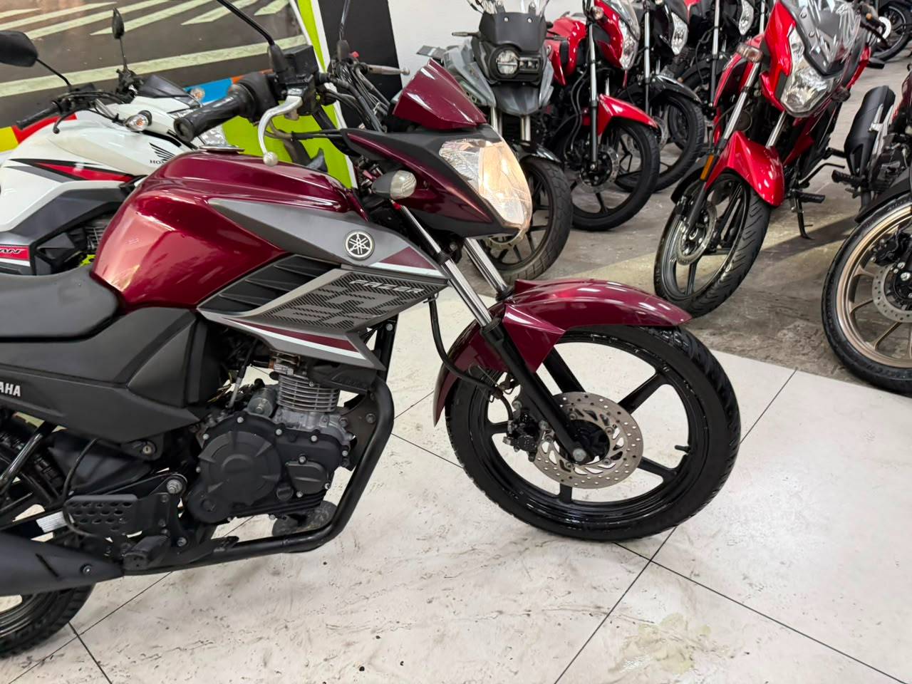 YAMAHA FAZER YS 150 SED