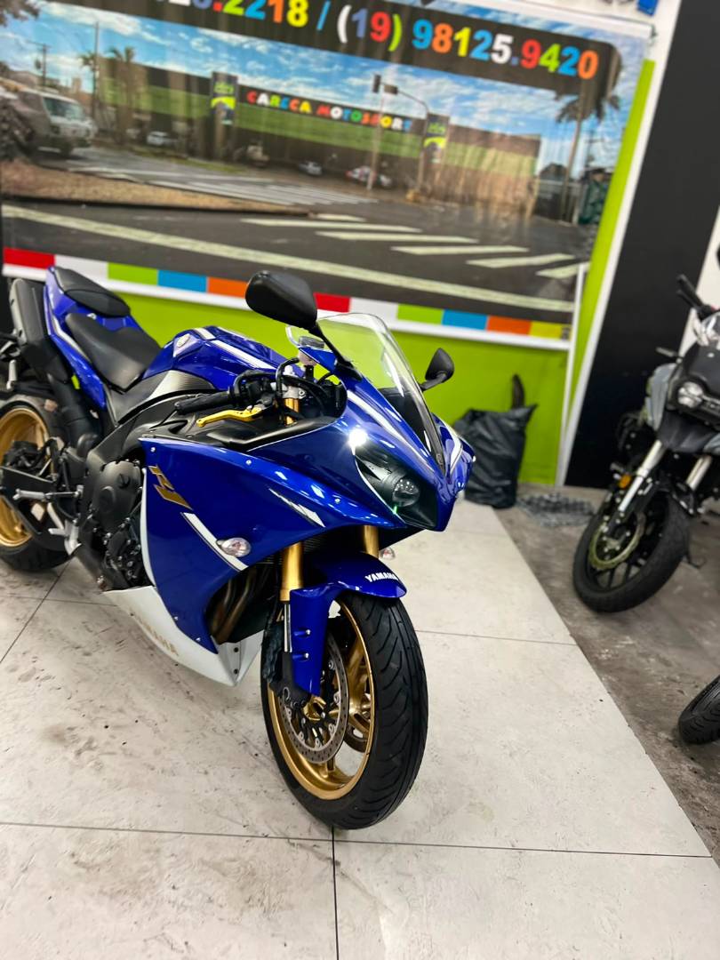 YAMAHA YZF R1