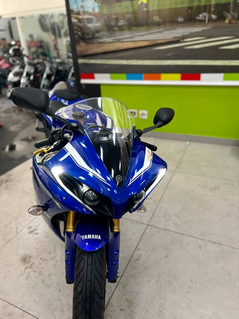YAMAHA YZF R1