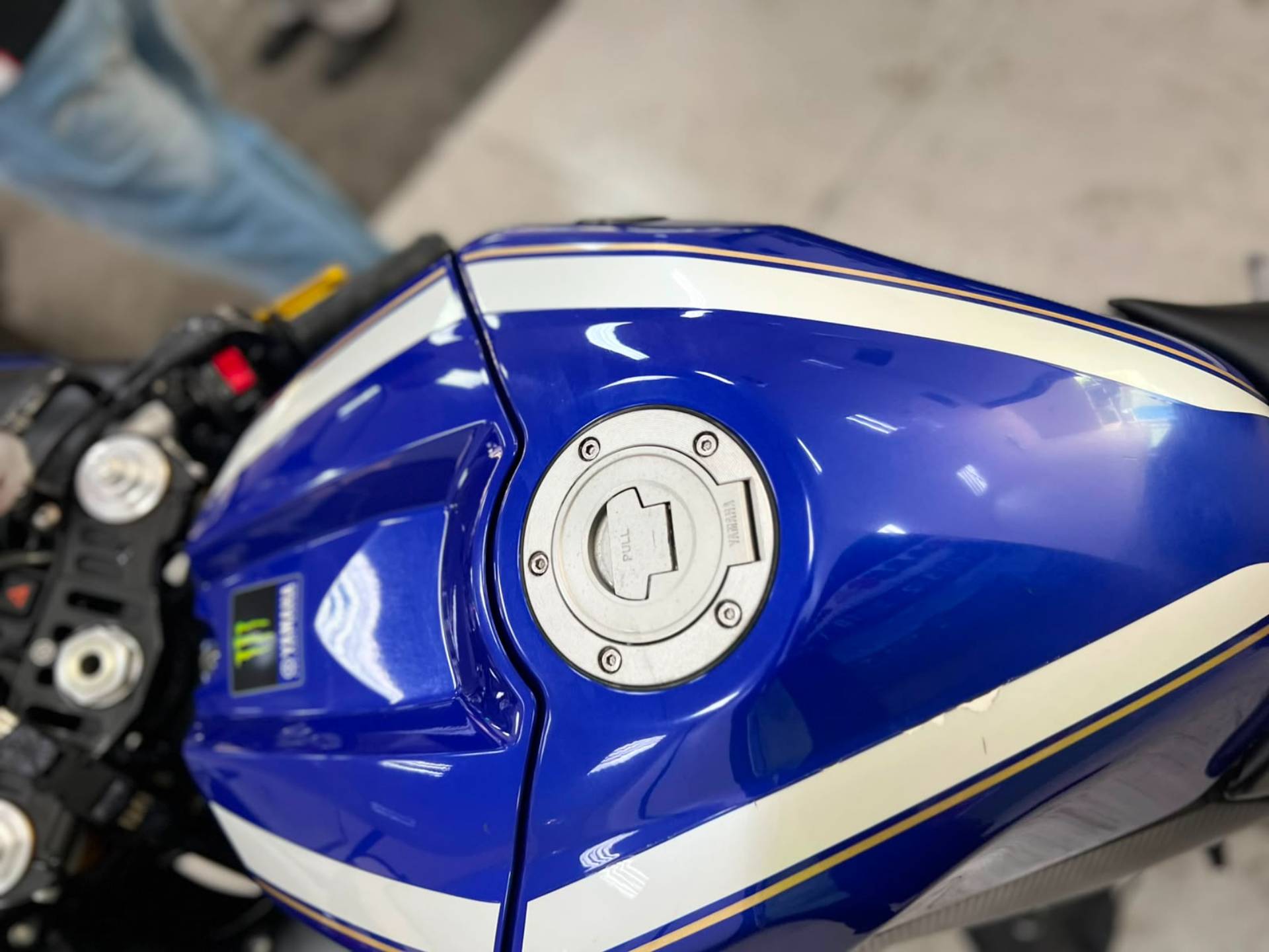 YAMAHA YZF R1