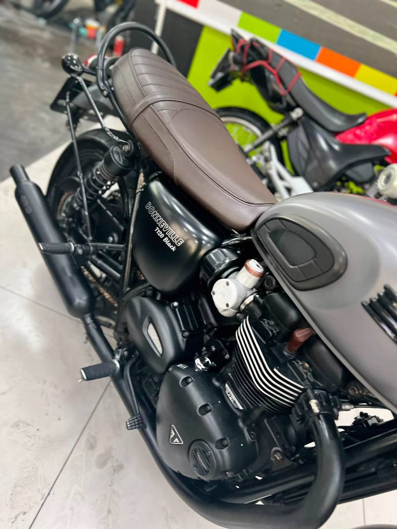 TRIUMPH BONNEVILLE T120 1200