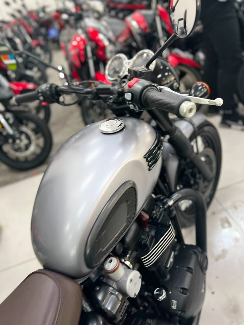 TRIUMPH BONNEVILLE T120 1200