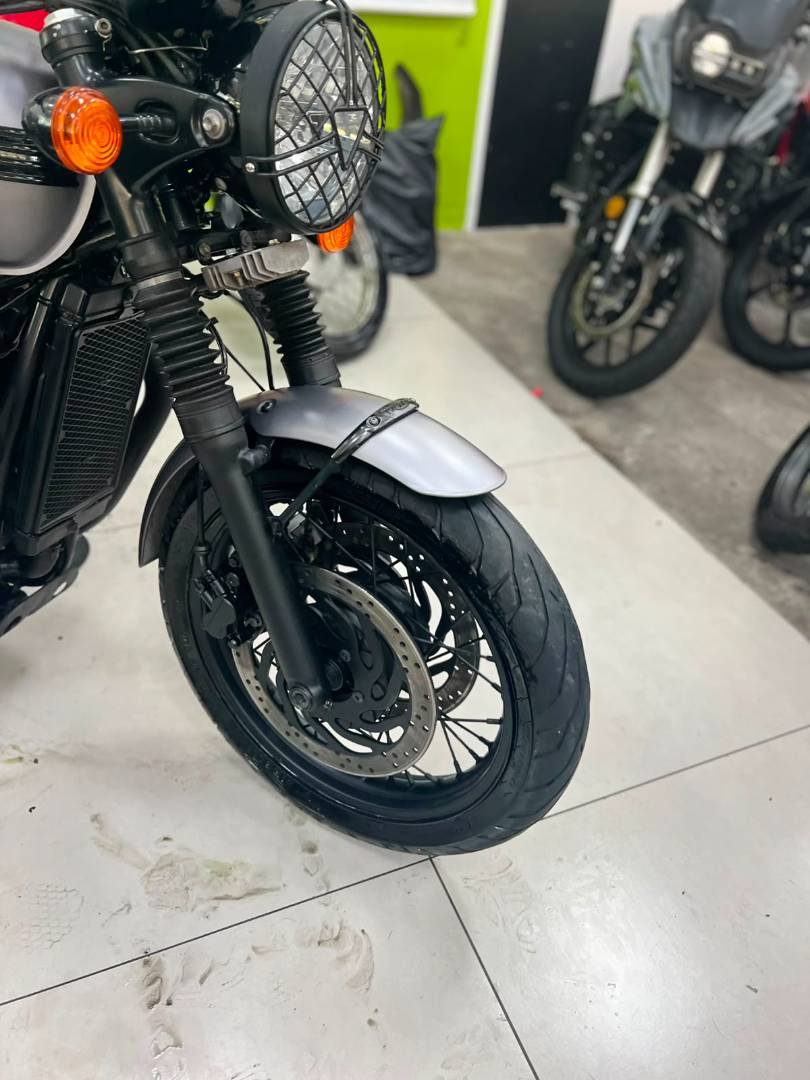 TRIUMPH BONNEVILLE T120 1200