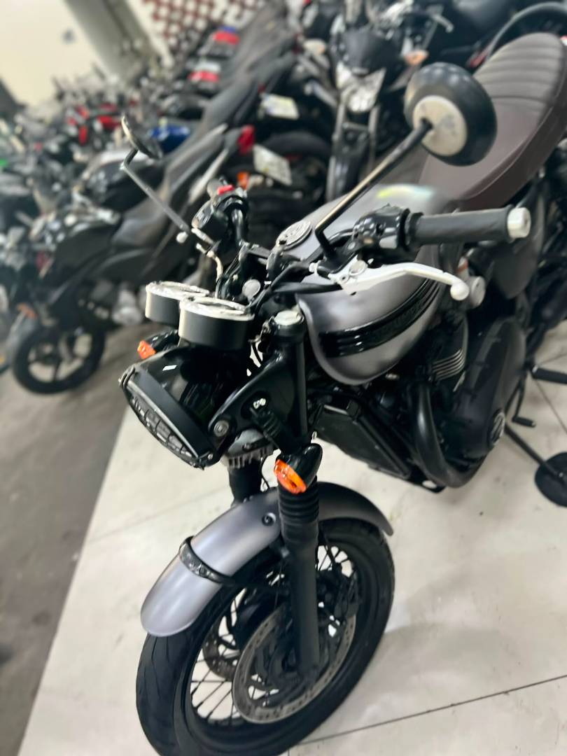 TRIUMPH BONNEVILLE T120 1200