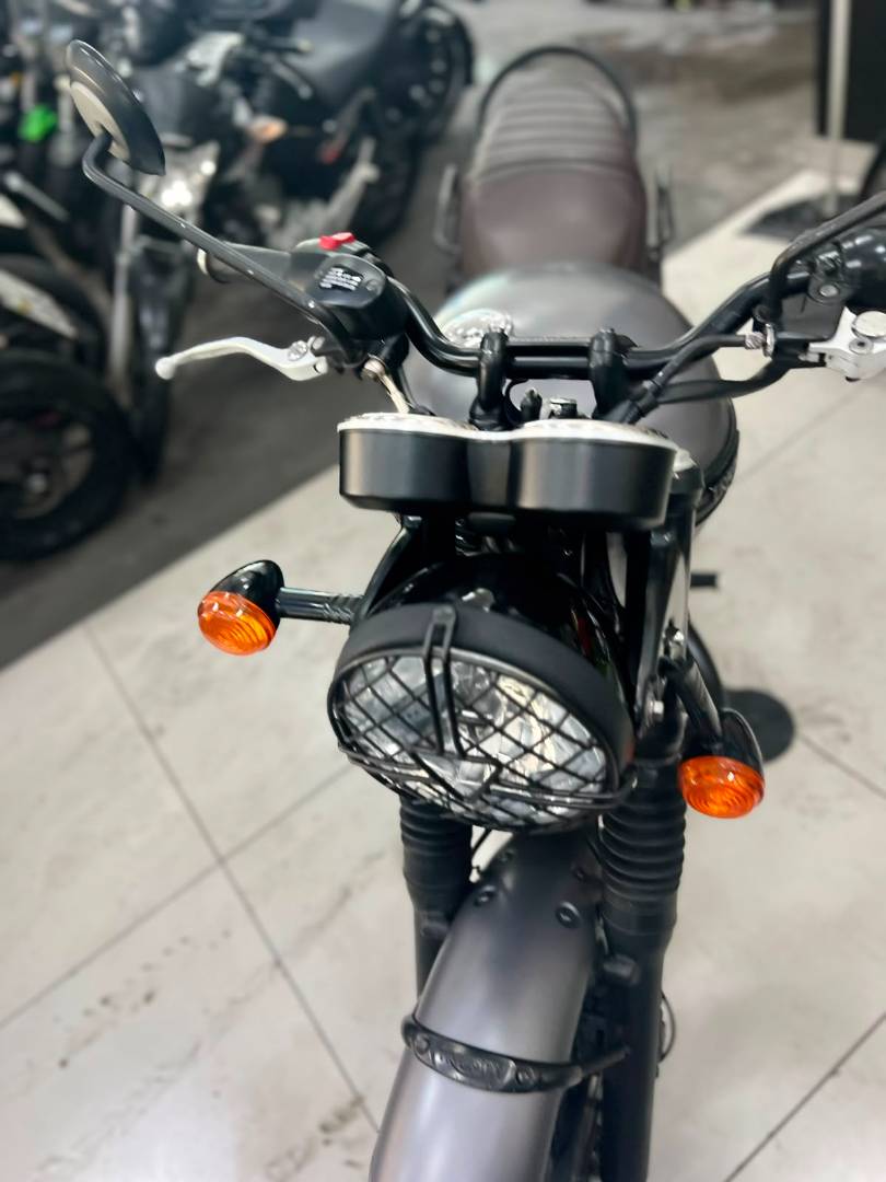 TRIUMPH BONNEVILLE T120 1200
