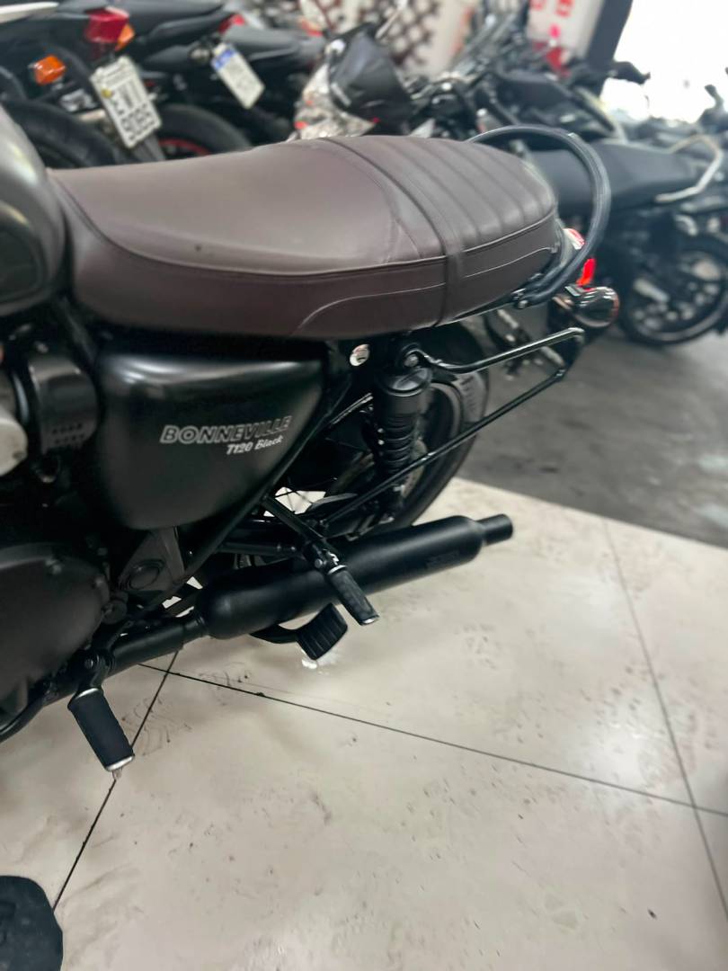 TRIUMPH BONNEVILLE T120 1200