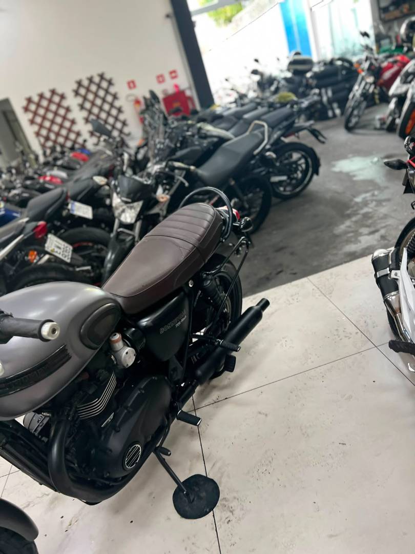 TRIUMPH BONNEVILLE T120 1200