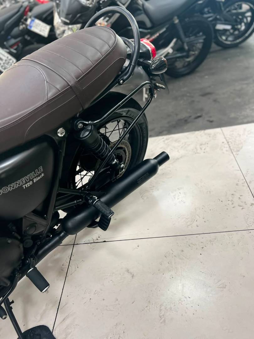 TRIUMPH BONNEVILLE T120 1200