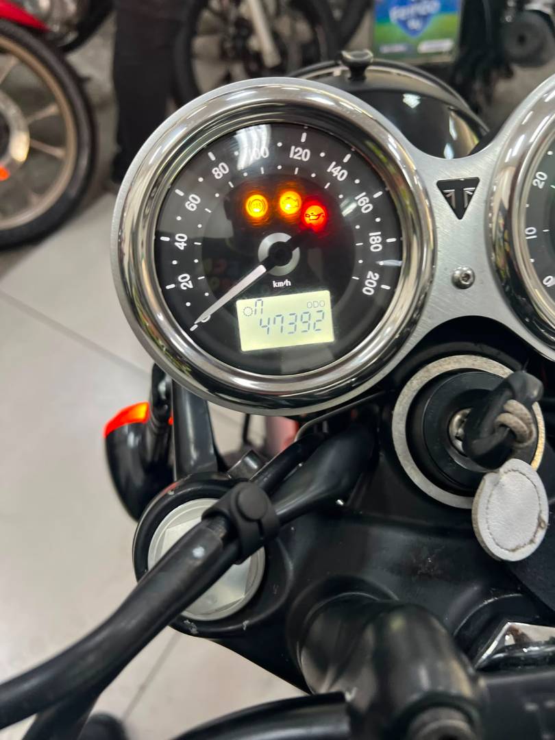 TRIUMPH BONNEVILLE T120 1200