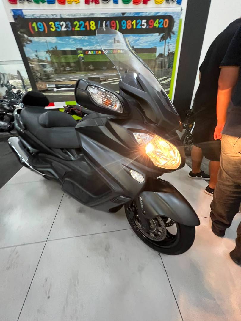 SUZUKI BURGMAN 650