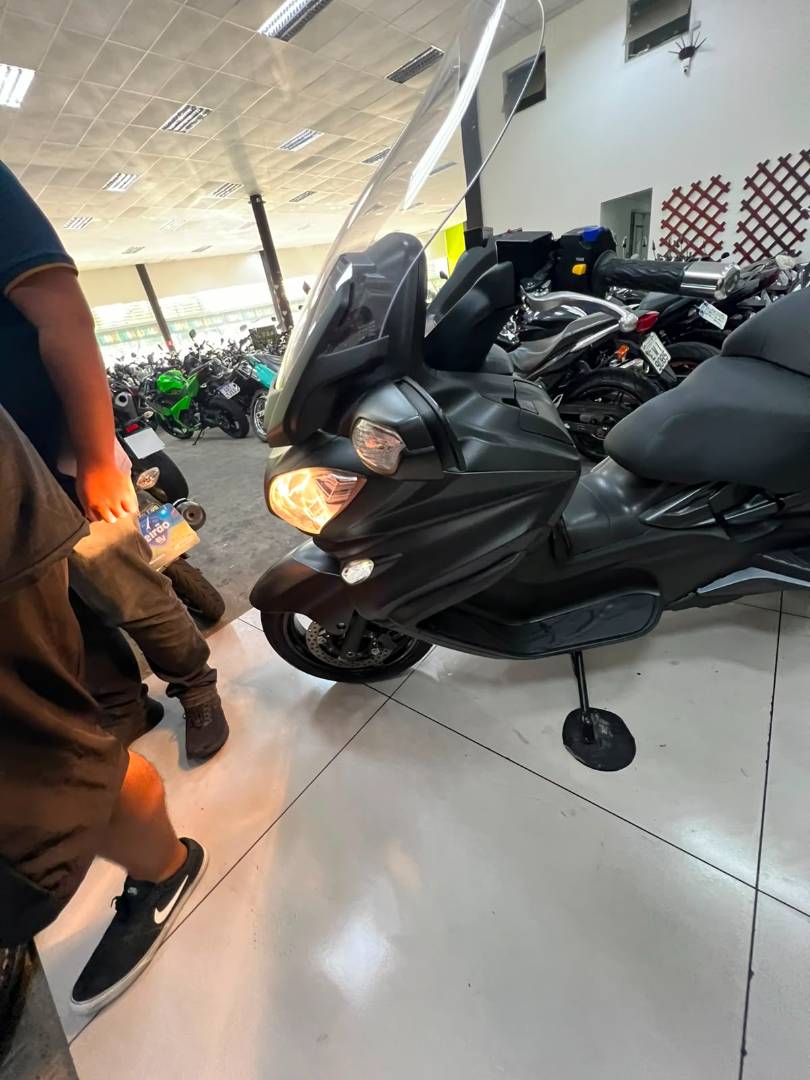 SUZUKI BURGMAN 650