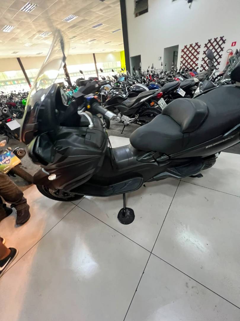 SUZUKI BURGMAN 650