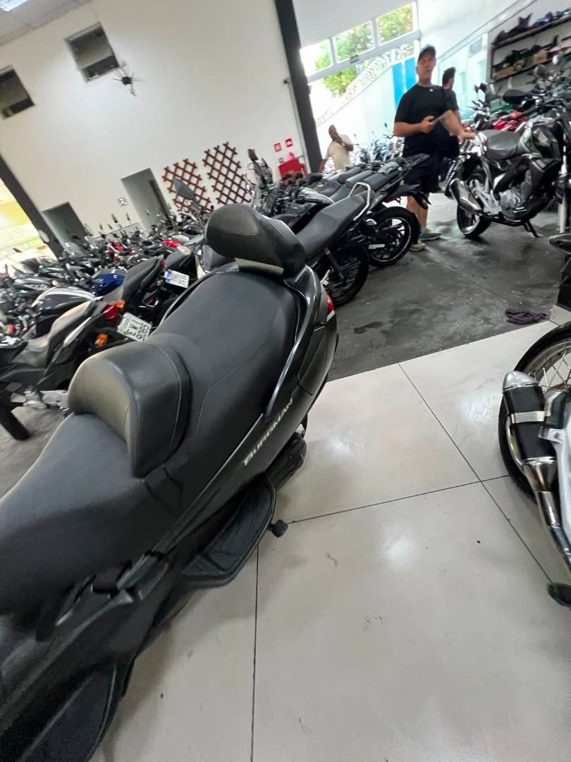 SUZUKI BURGMAN 650