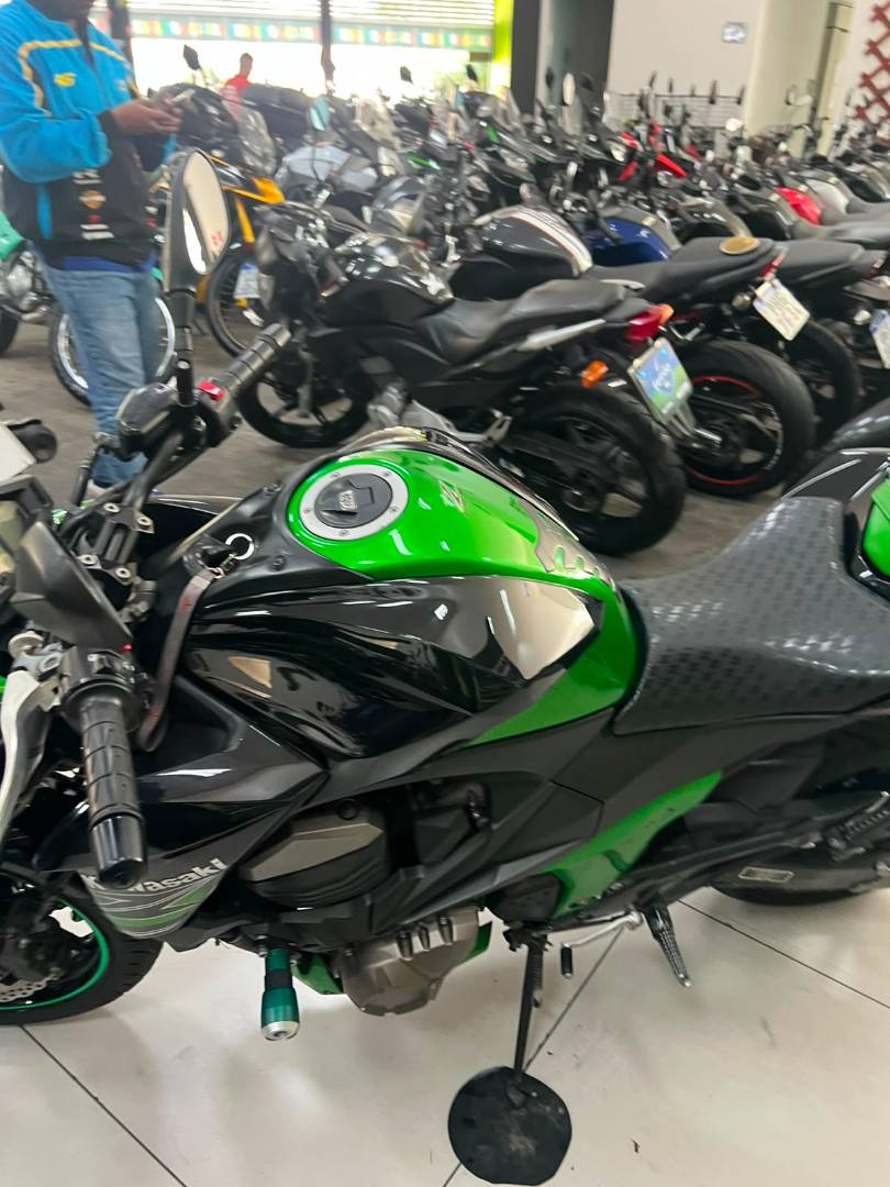 KAWASAKI Z800