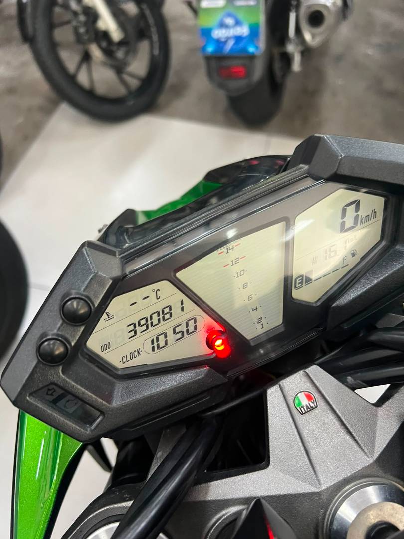 KAWASAKI Z800