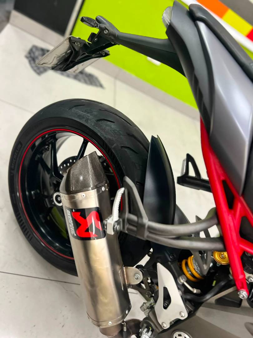 TRIUMPH SPEED TRIPLE R