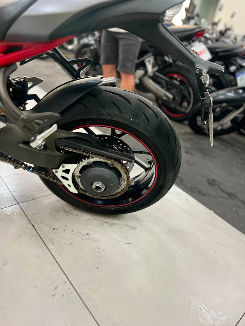 TRIUMPH SPEED TRIPLE R