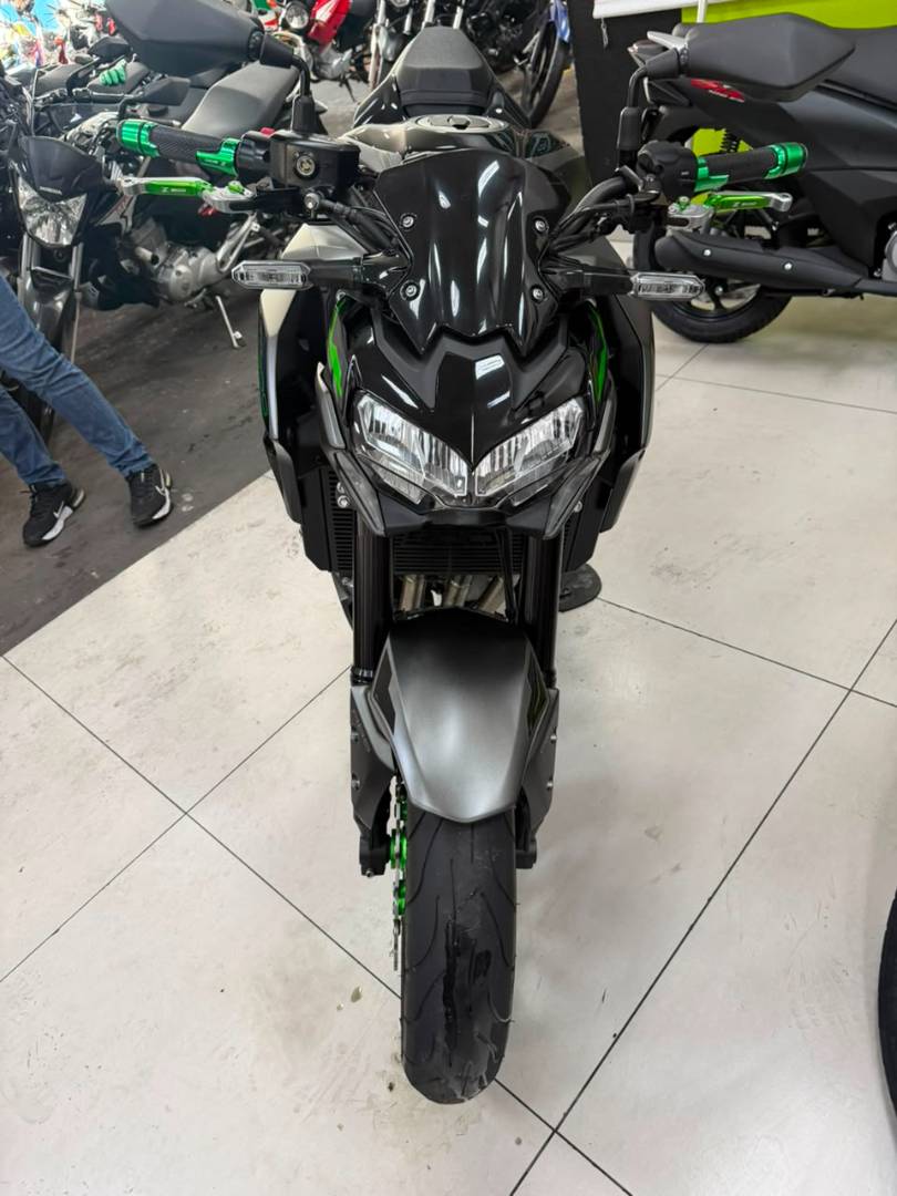 KAWASAKI Z900