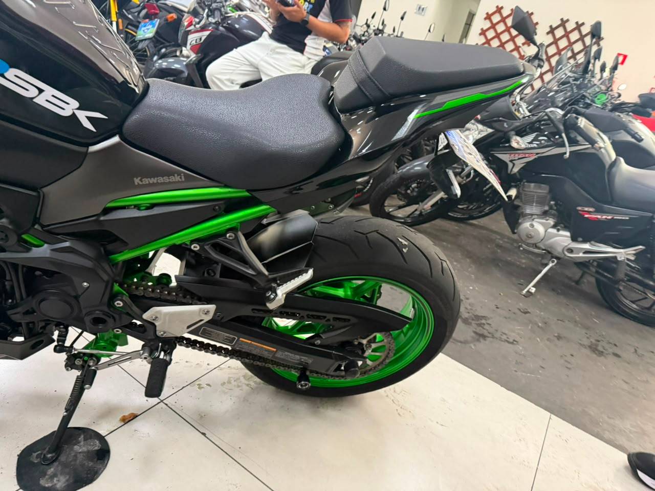 KAWASAKI Z900