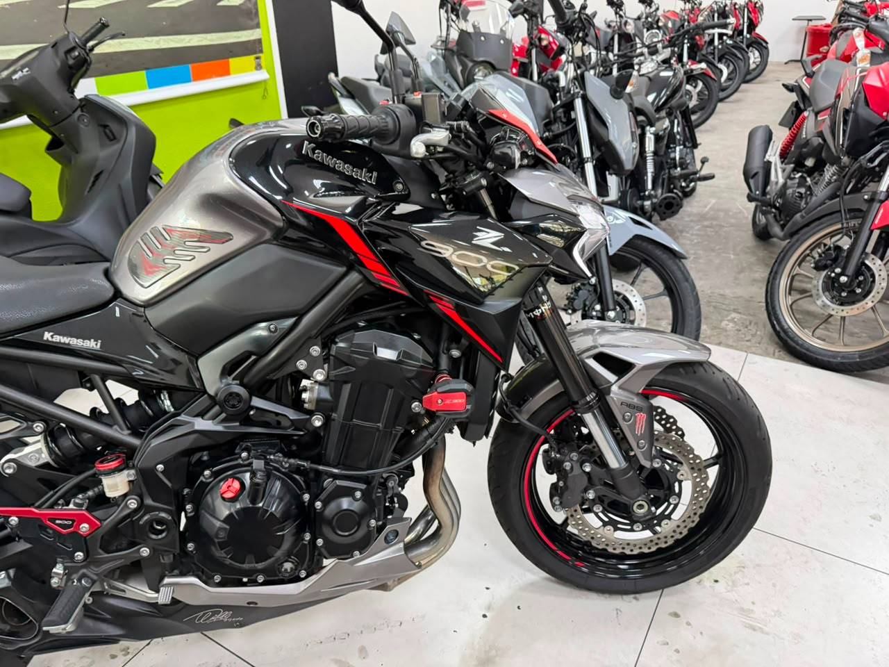 KAWASAKI Z900