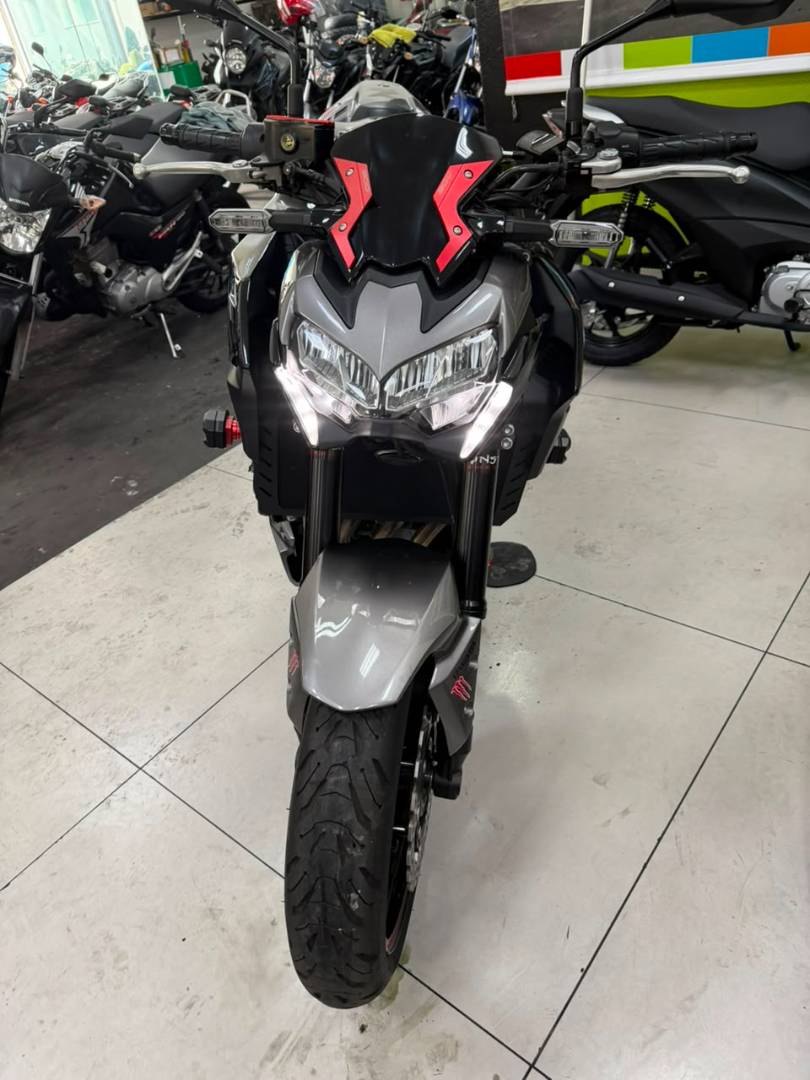 KAWASAKI Z900