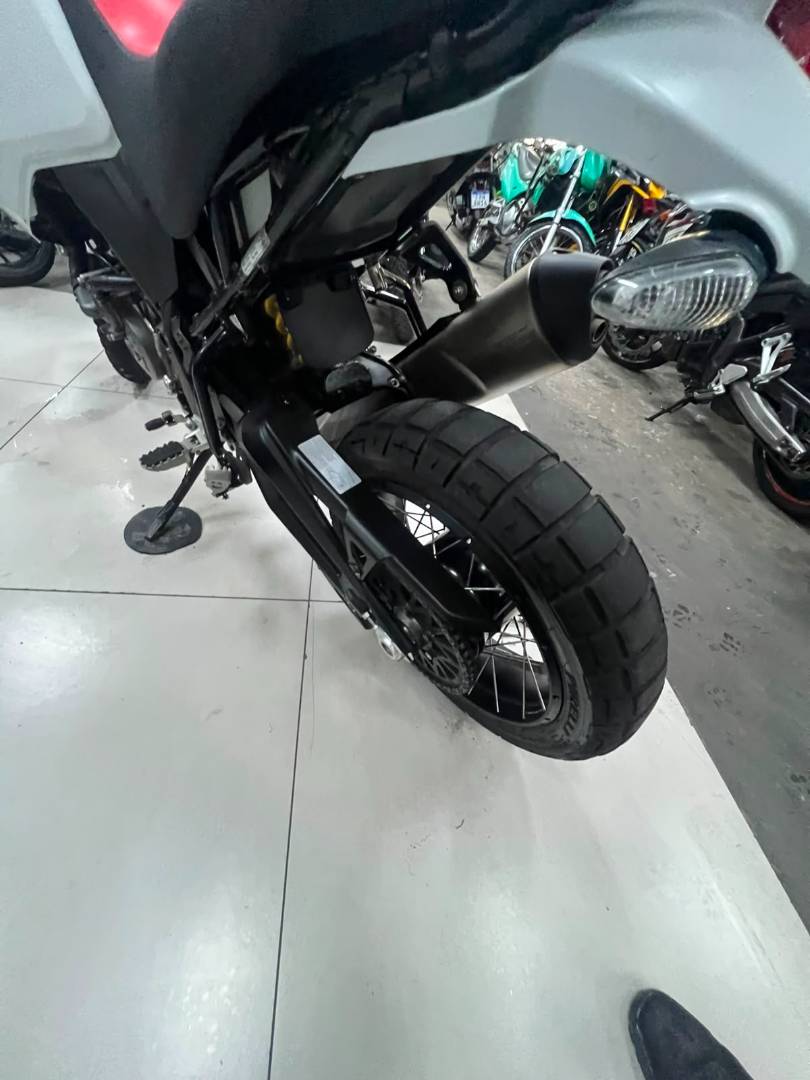 DUCATI DESERT X