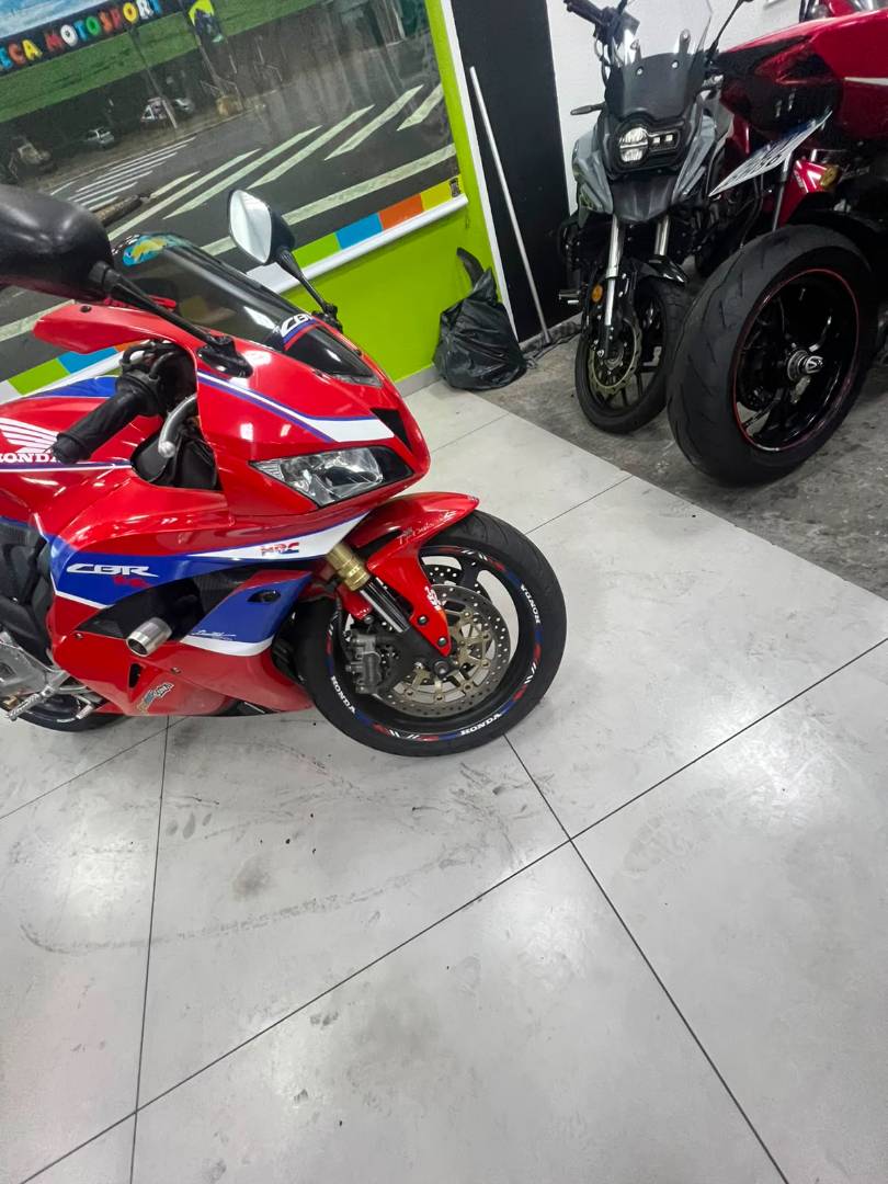 HONDA CBR 600RR