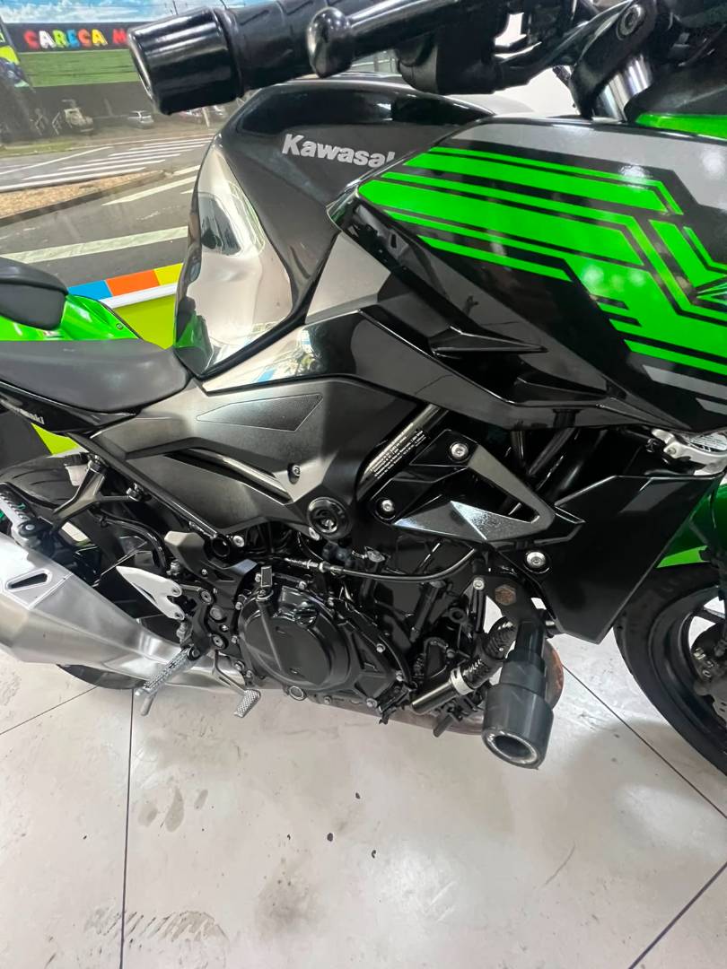 KAWASAKI Z400