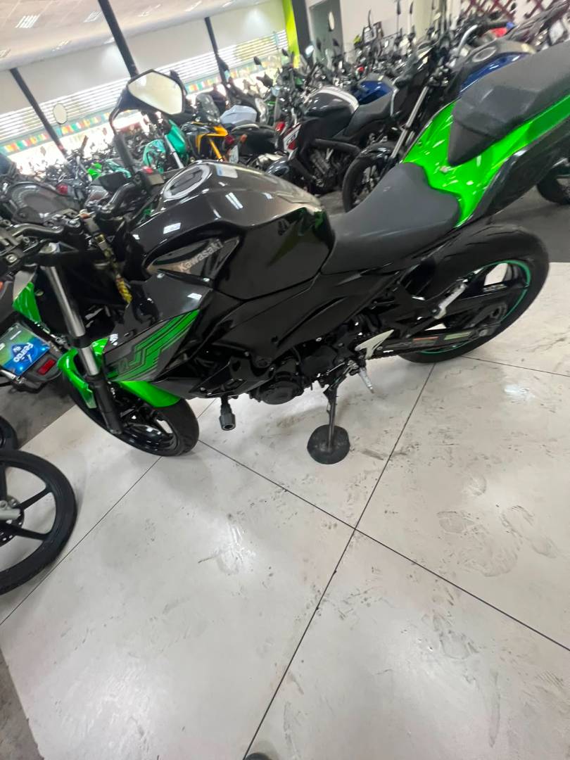 KAWASAKI Z400