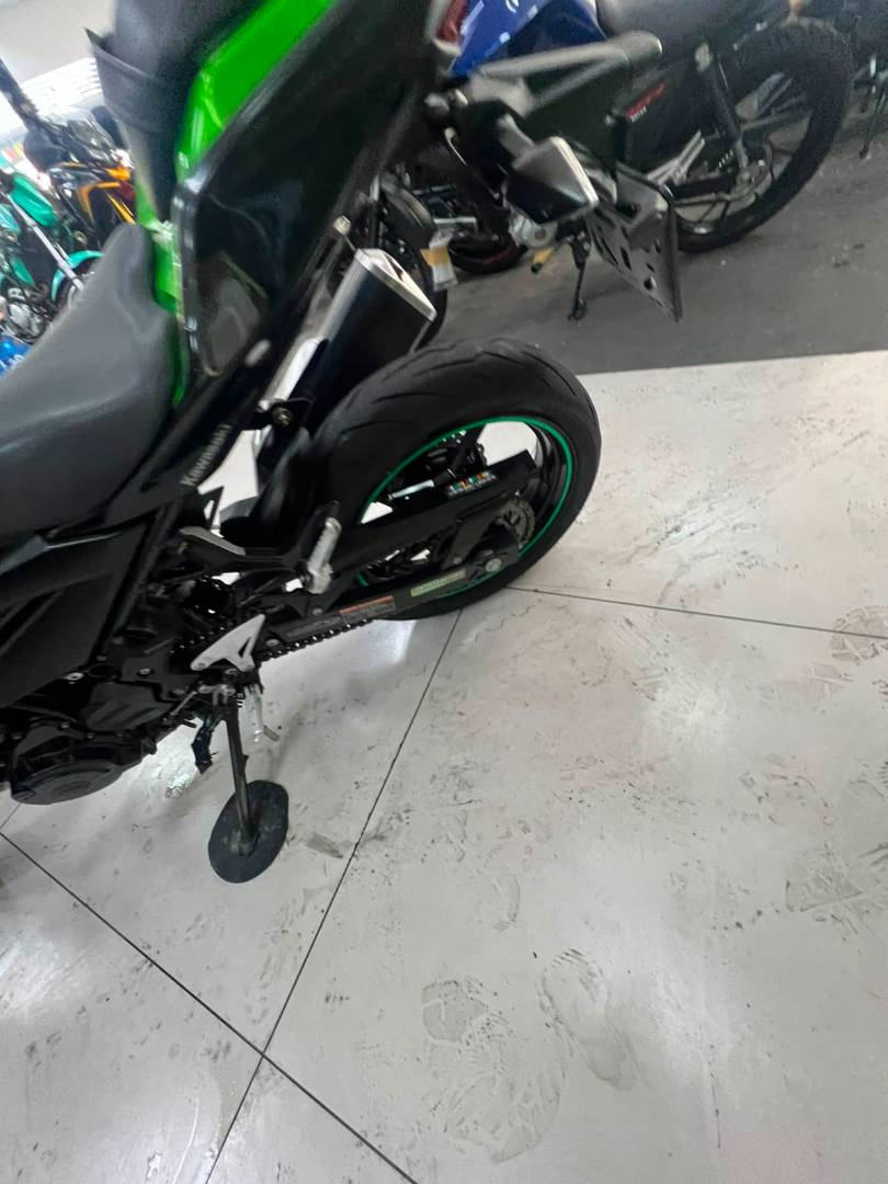 KAWASAKI Z400