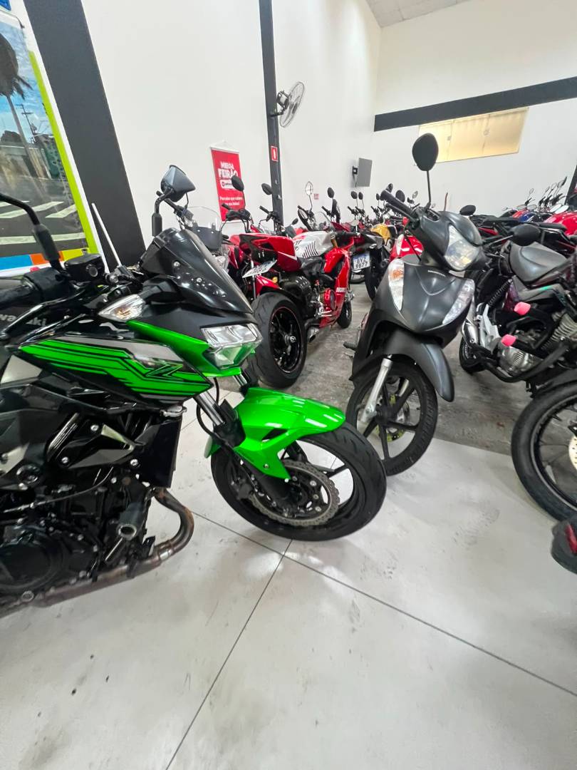KAWASAKI Z400