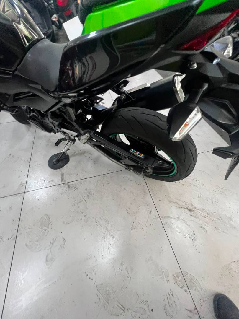 KAWASAKI Z400