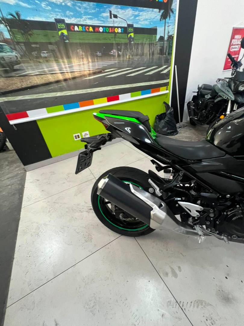 KAWASAKI Z400