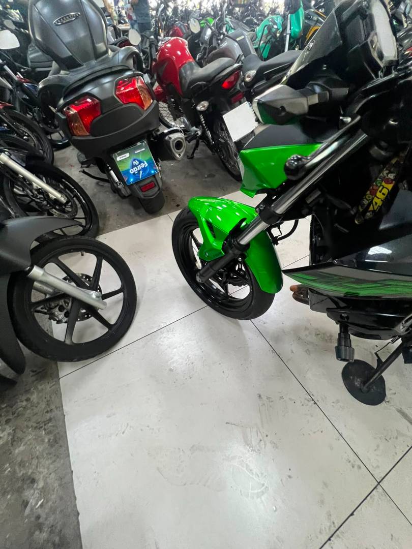 KAWASAKI Z400